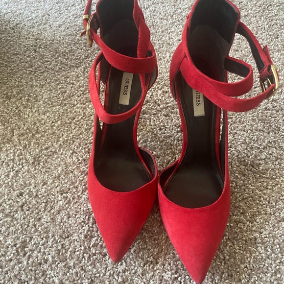 GUESS Ambelu Medium Red Suede Pump 4” Size 10M Pre-owned With Box. - Picture 2 of 12